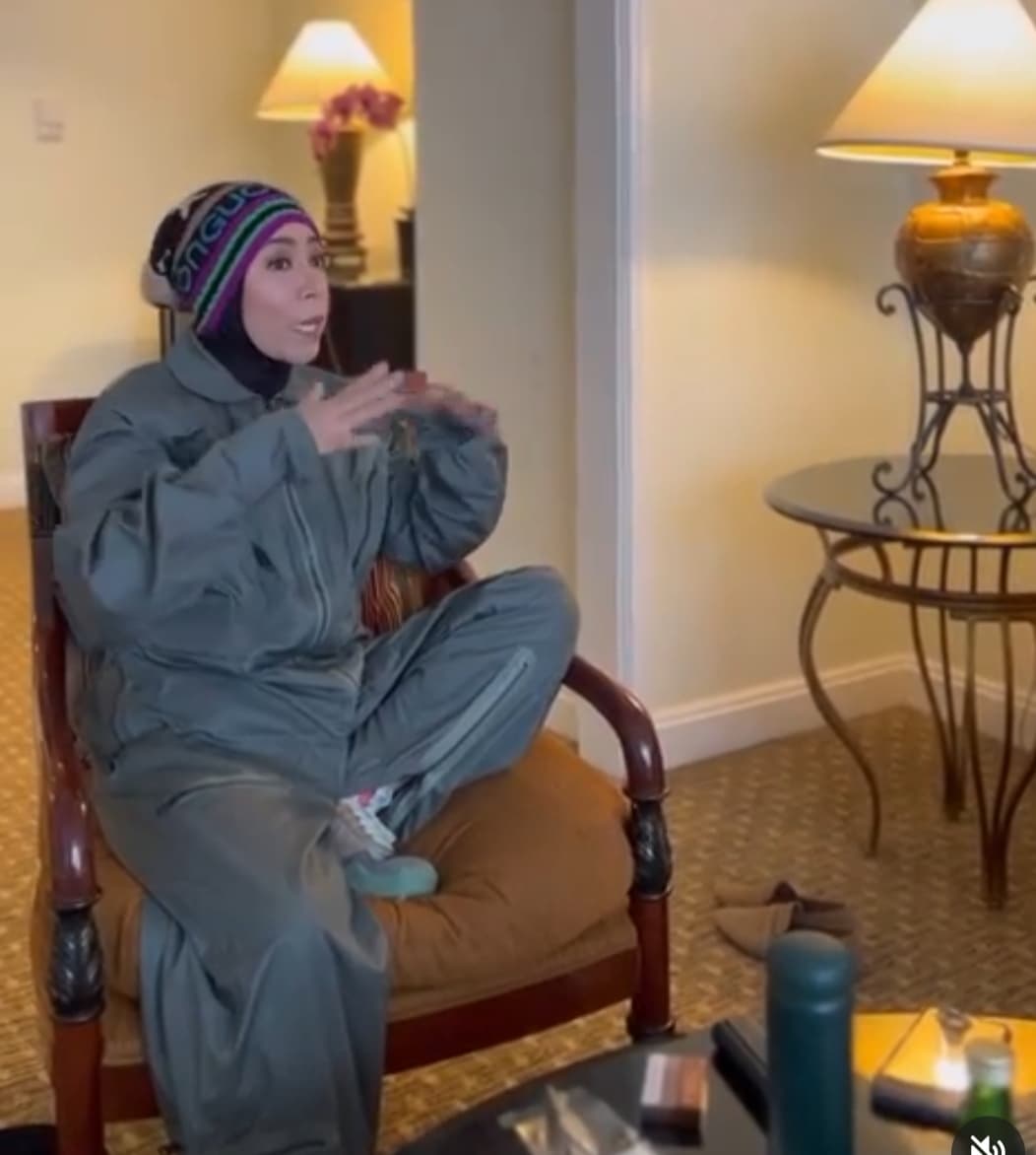 Tetap Jongkok Meski Telah Beli Tiket Platinun Saat Nonton Konser Blackpink, Melly Goeslaw Luapkan Kekecewaan