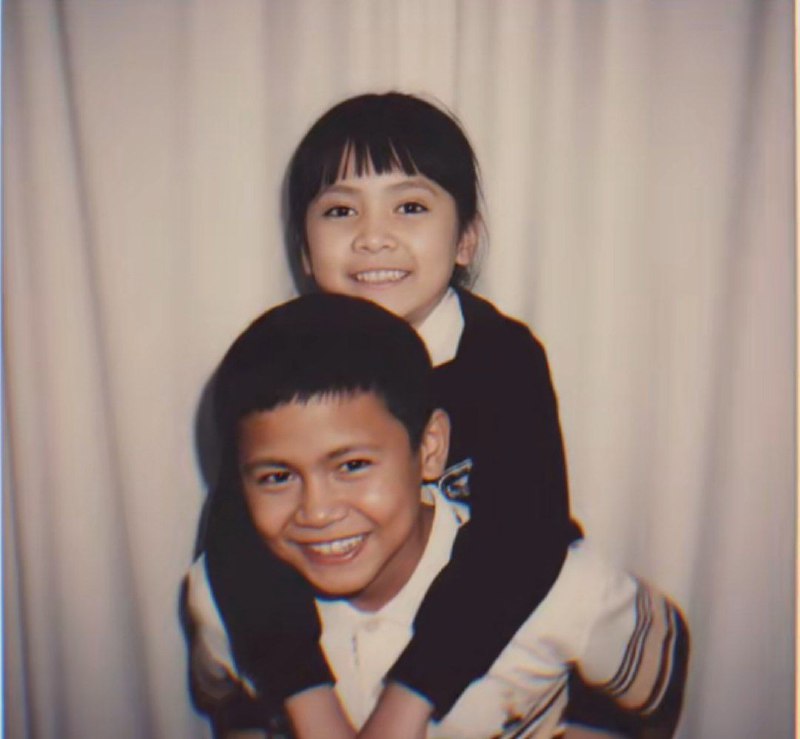 Seperti Jodoh Sejak Dulu, Prompt Gemini AI Bikin Foto Pasangan Jadi Potret Lucu Ala Masa Kecil