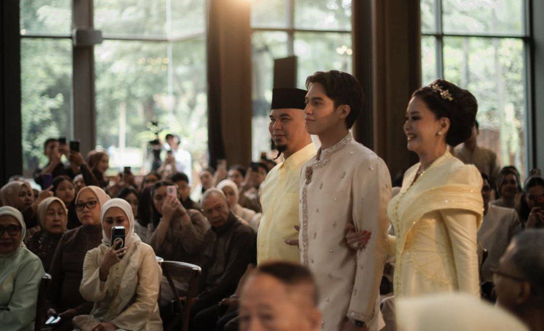 Maia Estianty dan Ahmad Dhani Hadir Mendampingi El Rumi Saat Lamaran Resmi dengan Syifa Hadju