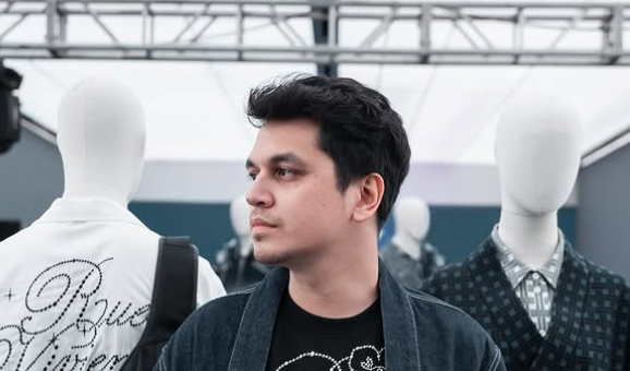 Tak Hanya di Layar Lebar, Kevin Julio Mulai Merambah ke Bisnis Kuliner: Buka Restoran Panjang Umur di Jakarta