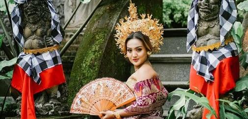 Tiktokers Lina Mukherjee Dilaporkan Ke Polisi Usai Buat Konten Makan Babi