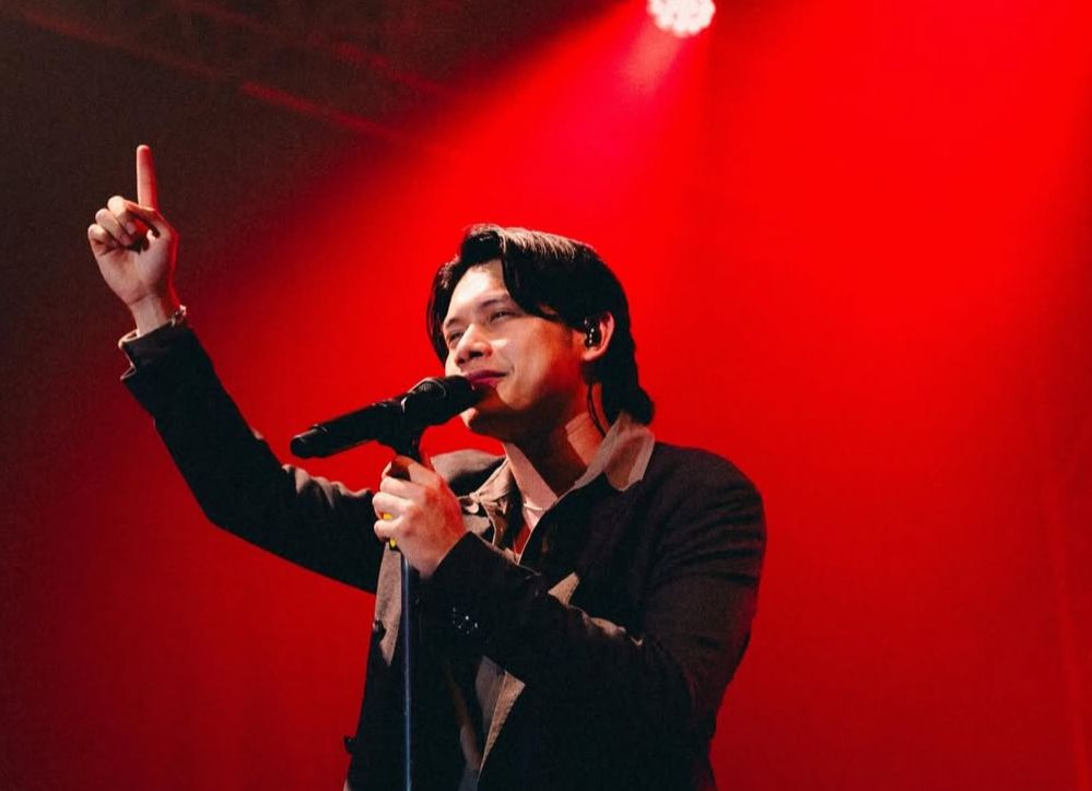 Dari Idola Berujung Konser Bareng, Rony Parulian Resmi Jadi Special Guest Bryan Adam