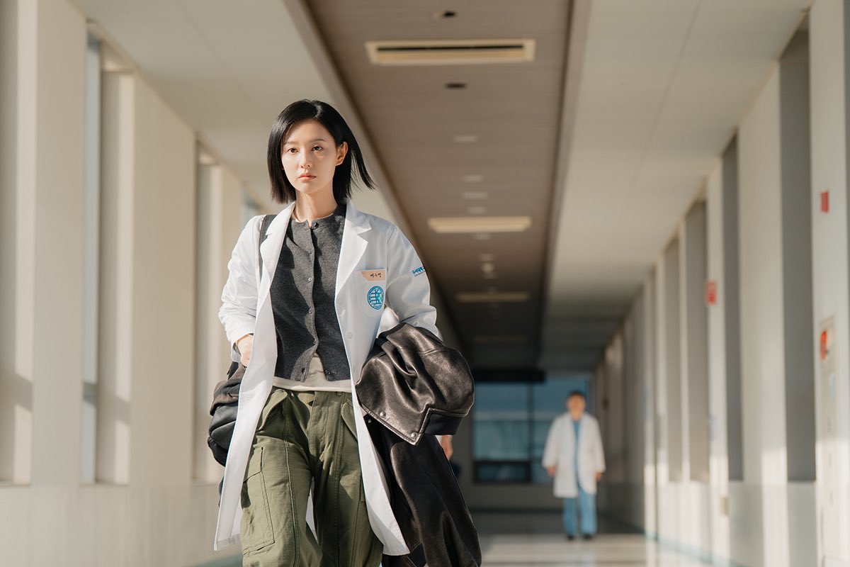 Kim Ji Won Comeback Jadi Pemeran Utama di Serial Doctor X, First Look Visualnya Curi Perhatian Publik
