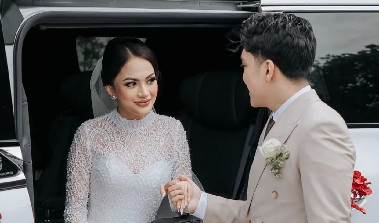 Netizen Tak Kalah Ribut dari Acaranya, Pernikahan Lily Kenzie dan Abenk Jadi Sorotan Besar