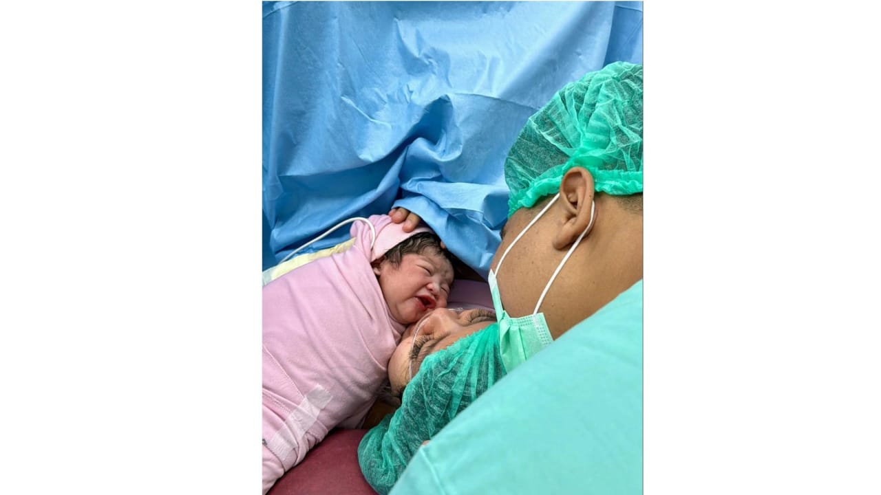 Fuji Datang Menjenguk Kakak Usai Lahiran, Momen Hangat Sekaligus Hadiah Spesial untuk Sang Ponakan Baru