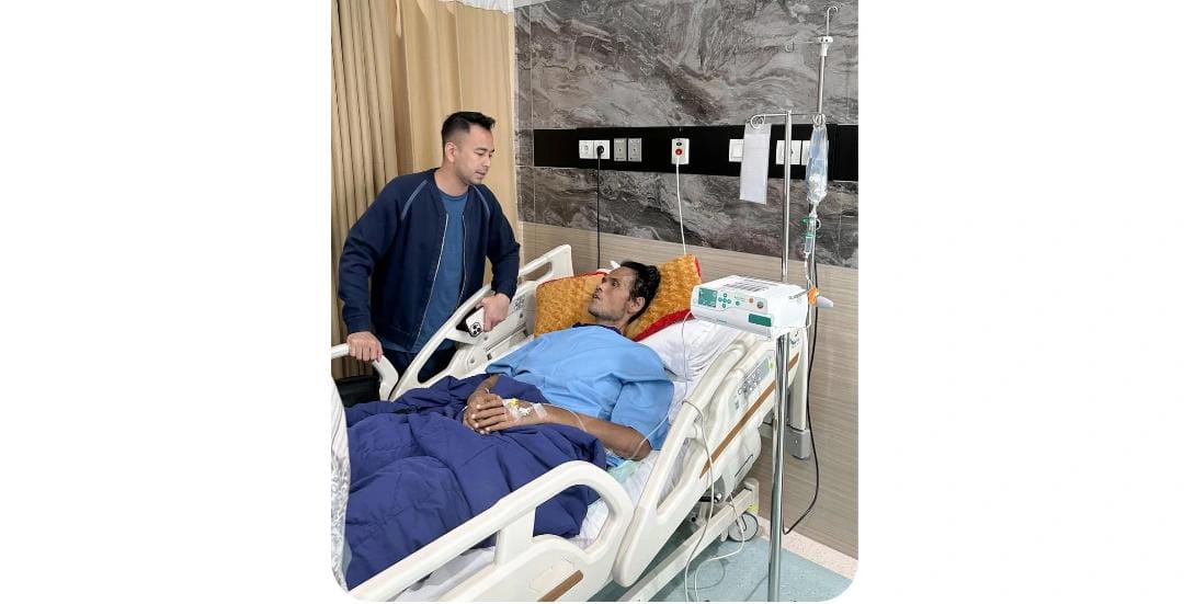 Raffii Ahmad Akhirnya Turun Tangan Bantu Fahmii Bo yang Cuma Bisa Terbaring, Sikapnya Bikin Haruu Banyak Orang